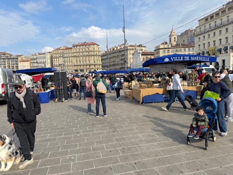 Marché des producteurs au Vieux-Port de Marseille 1er arrondissement